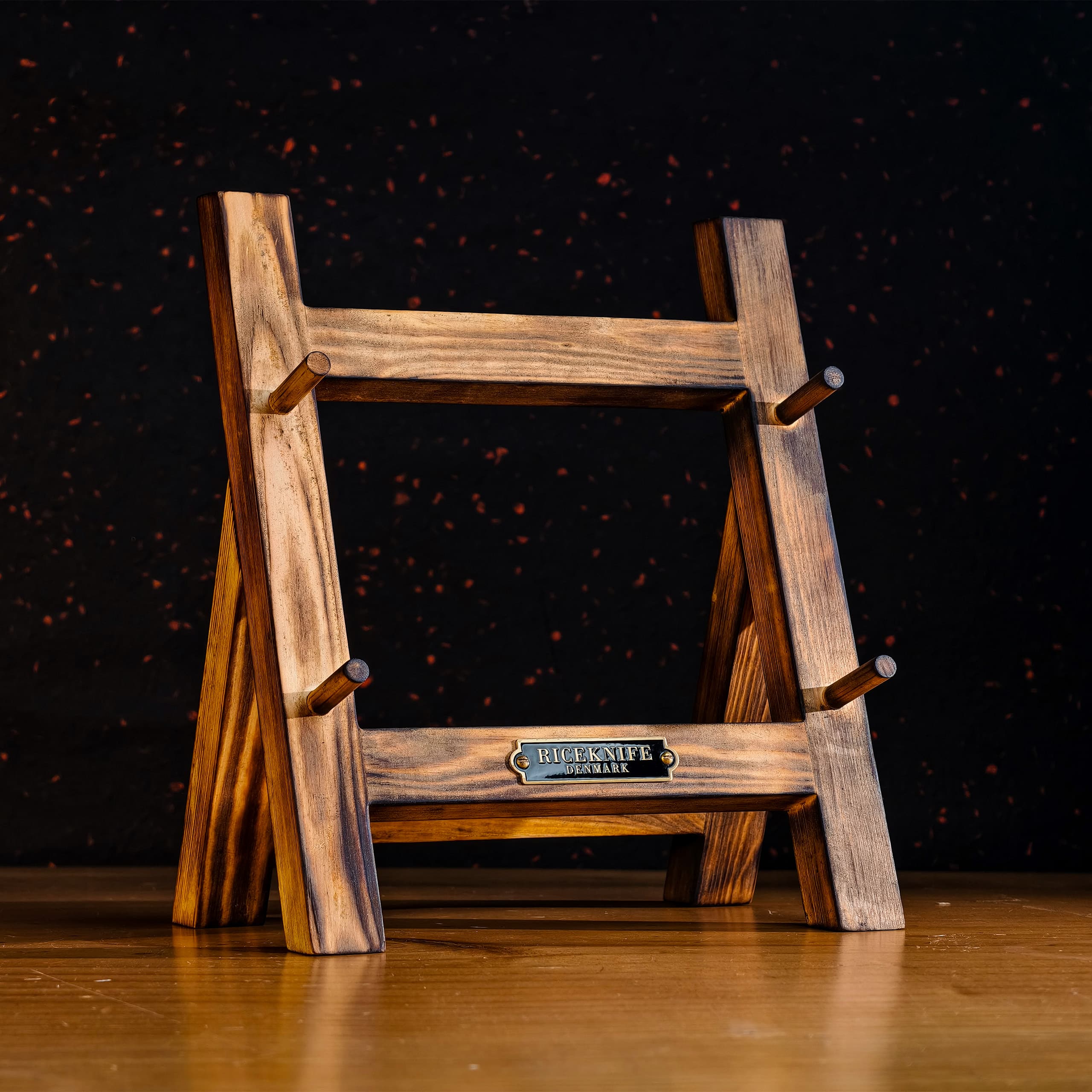 Halvbrændt Knivholder i Træ, 2-Slots