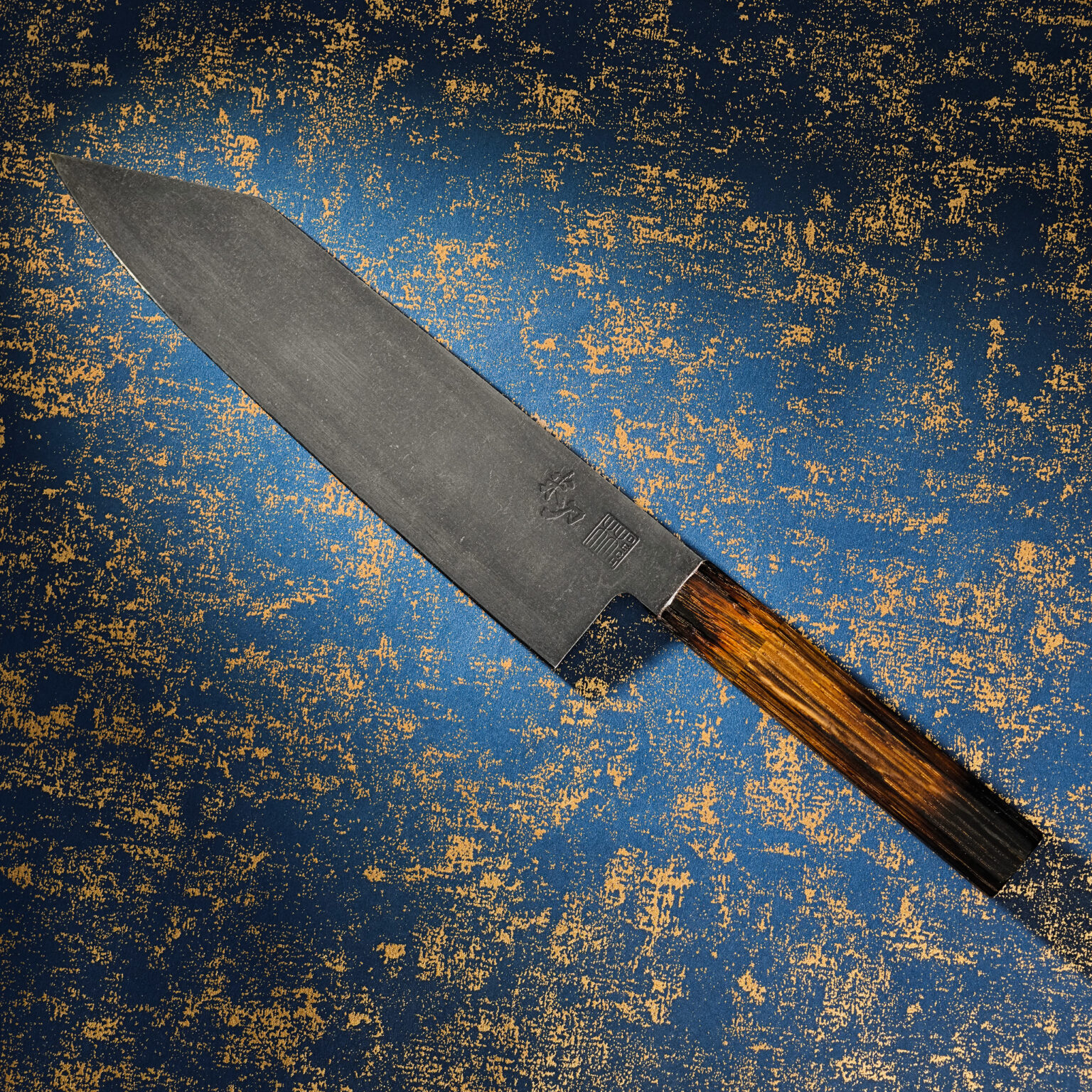 RAW OAK ODIN kokkekniv med mørkt skæfte i eg