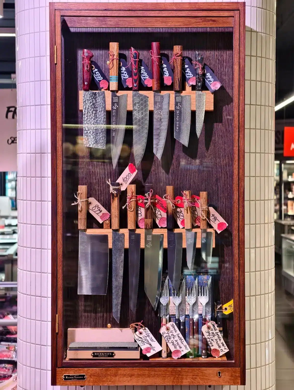 RICEKNIFE display case with knives at MENY Østerfælled Torv